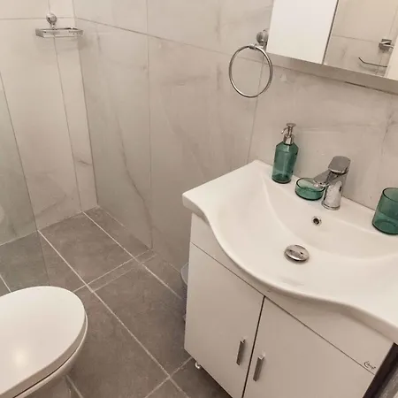Fresh Exarcheia Studio With Balcony & Style *